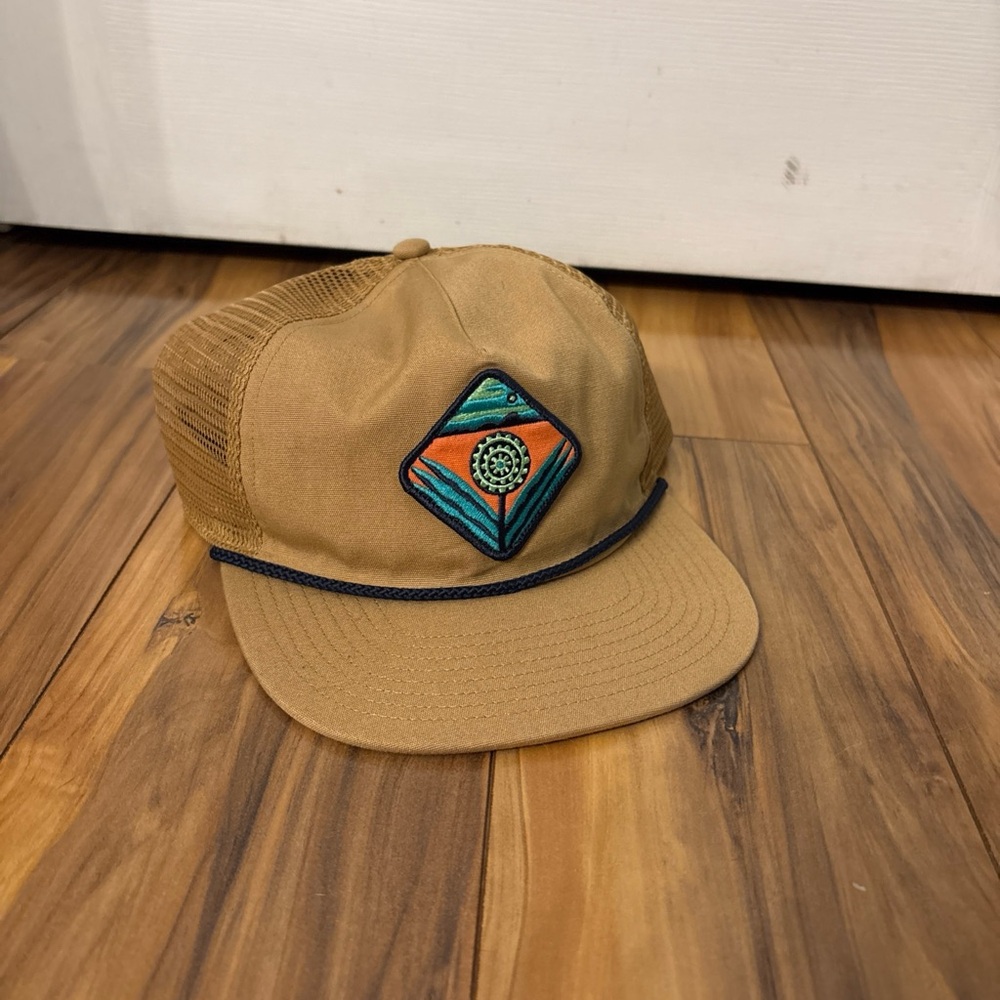 Patagonia Airfarer Sunflower Logo Khaki Mesh Trucker Snapback Hat Cap NWOT
